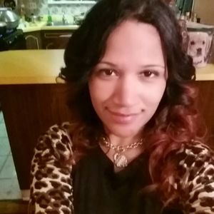 Meet your Posher, Leonor